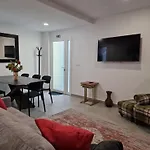 Zef's Farmland House アパート São Vicente