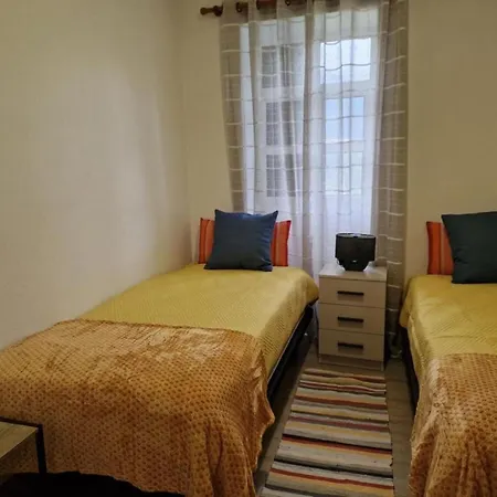 Zef's Farmland House Lägenhet *