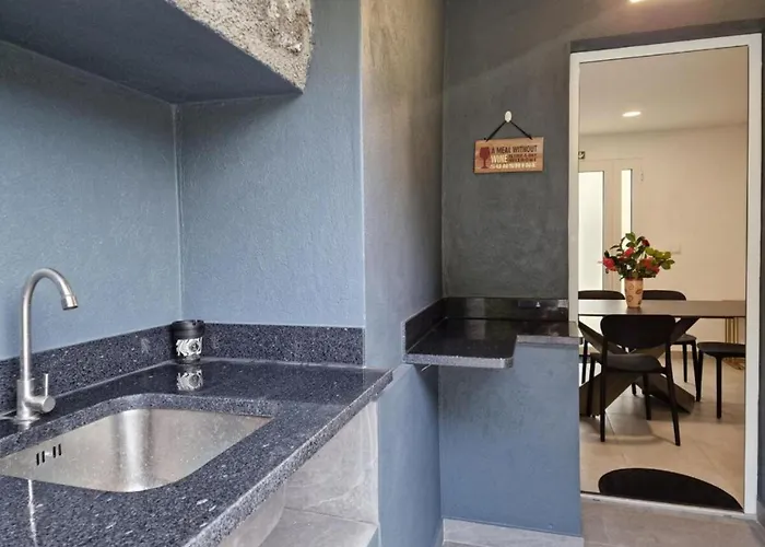 Lägenhet Zef's Farmland House